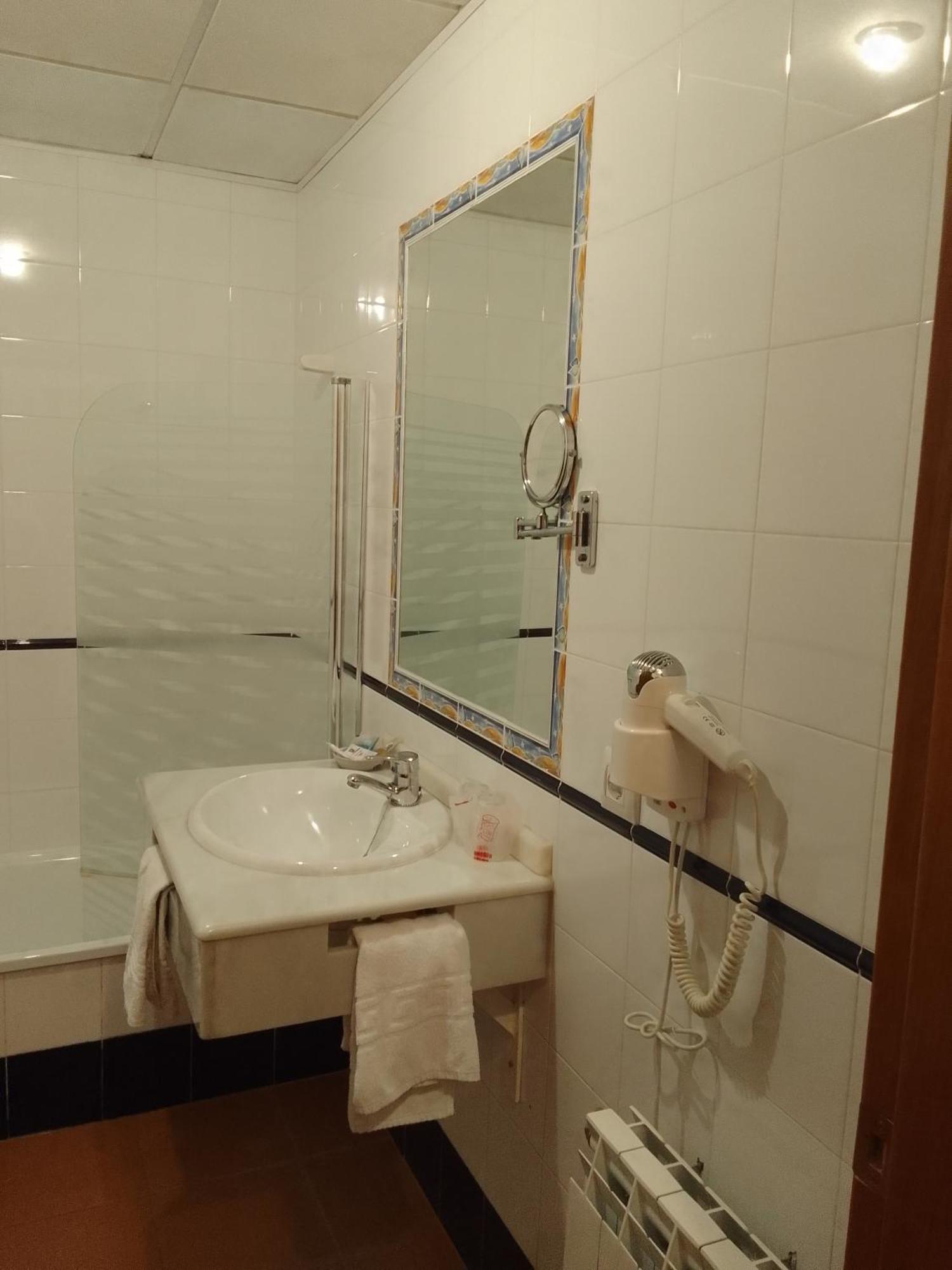 Hotel San Julian Burunchel Eksteriør billede